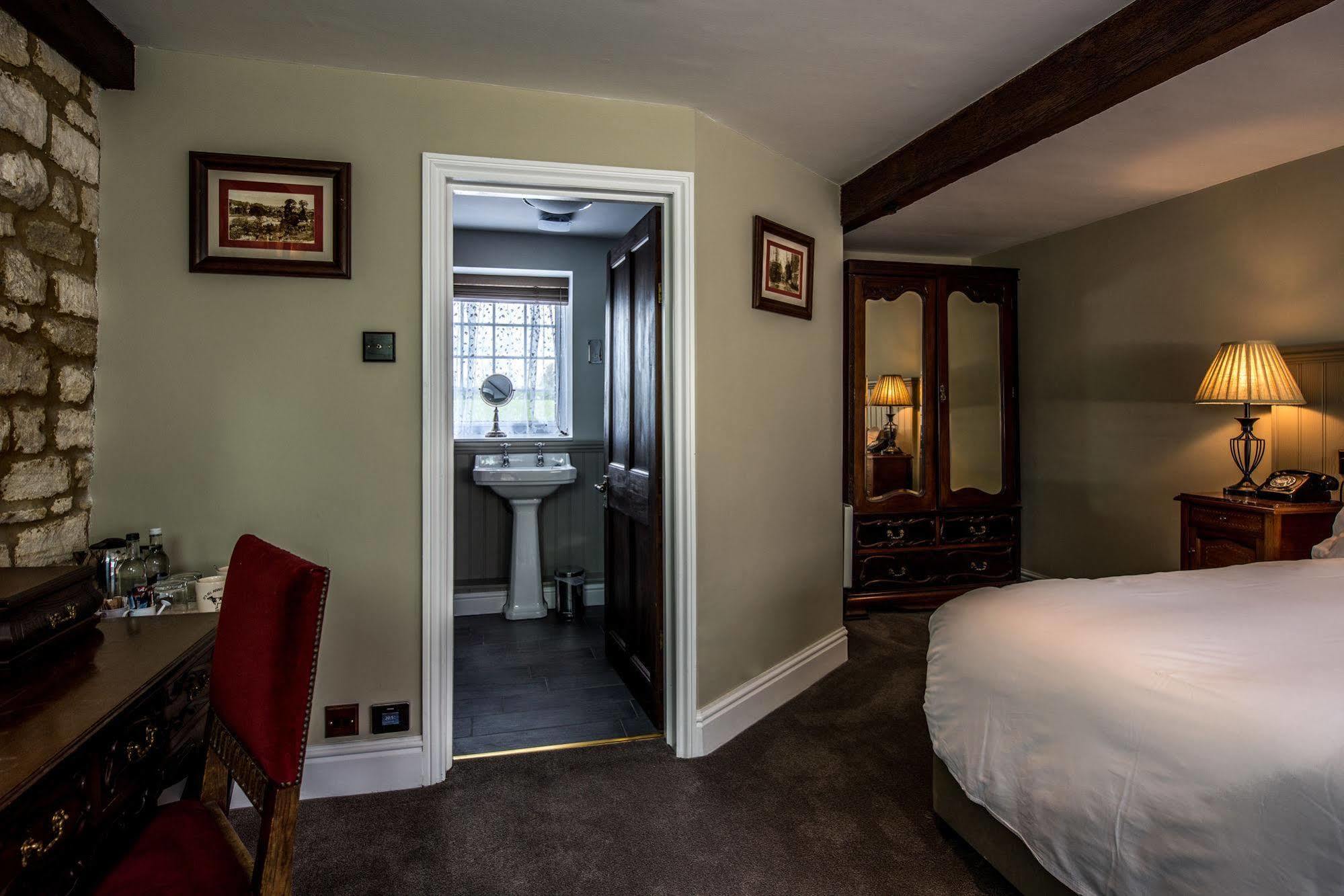 วิดบรู๊คแกรจ Guest House Bradford-On-Avon ภายนอก รูปภาพ