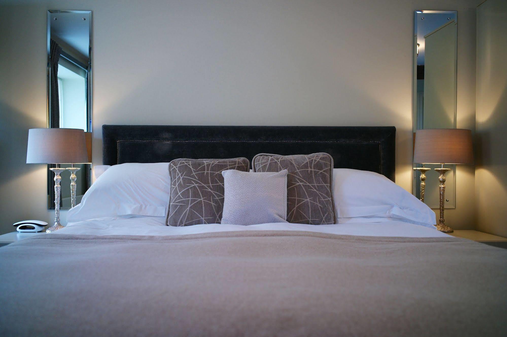 วิดบรู๊คแกรจ Guest House Bradford-On-Avon ภายนอก รูปภาพ