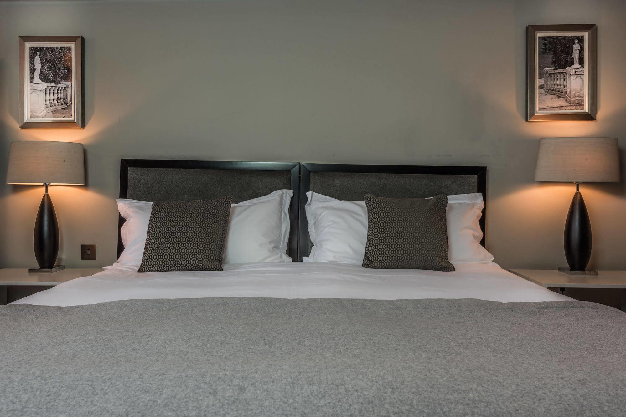 วิดบรู๊คแกรจ Guest House Bradford-On-Avon ภายนอก รูปภาพ