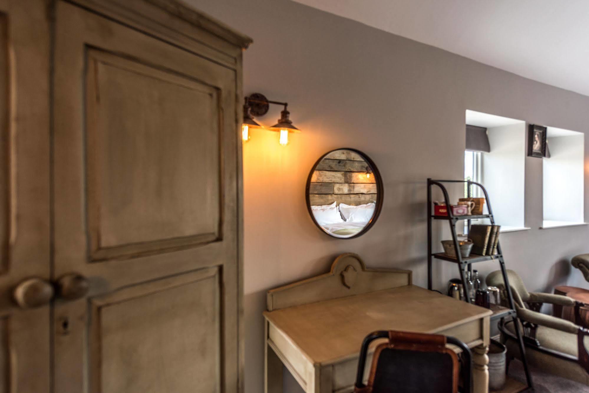 วิดบรู๊คแกรจ Guest House Bradford-On-Avon ภายนอก รูปภาพ